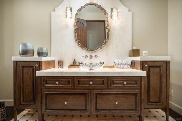 Bathroom, Dual Sink Vanities, Interior