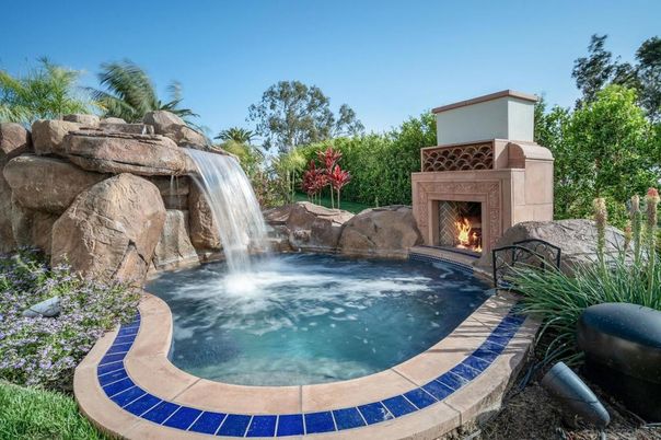 Exterior, Fireplace, Pool