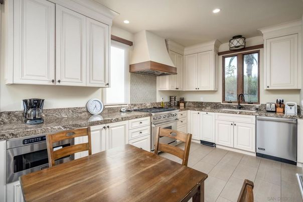 Dining room, Interior, Kitchen, Recessed Lighting, Stainless Steel Appliances