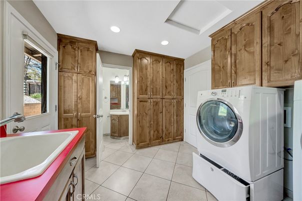 Interior, Recessed Lighting, Washer