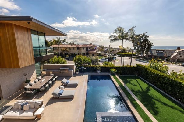 Exterior, Pool, Water
