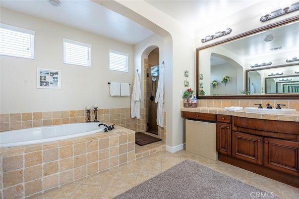 Bathroom, Interior, Tile Countertops