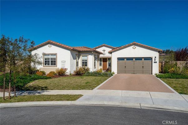 Attached, Exterior, Facade, Spanish Mediterranean