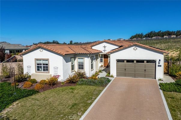 Attached, Exterior, Facade, Spanish Mediterranean