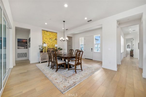 Chandelier, Dining room, Interior, Recessed Lighting, Wood Texture Flooring