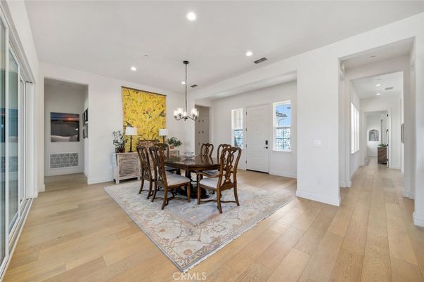 Chandelier, Dining room, Interior, Recessed Lighting, Wood Texture Flooring