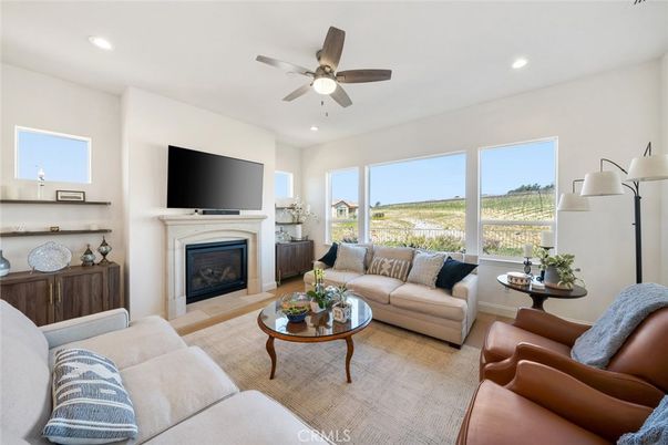 Fireplace, Interior, Living room, Recessed Lighting