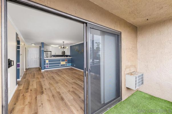 Interior, Kitchen, Pendant Lights, Wood Texture Flooring
