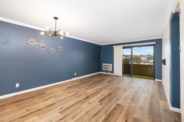 Empty room, Interior, Pendant Lights, Wood Texture Flooring