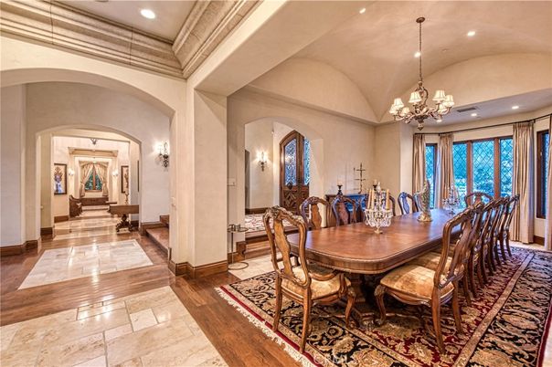 Chandelier, Dining room, Interior, Recessed Lighting, Wood Texture Flooring