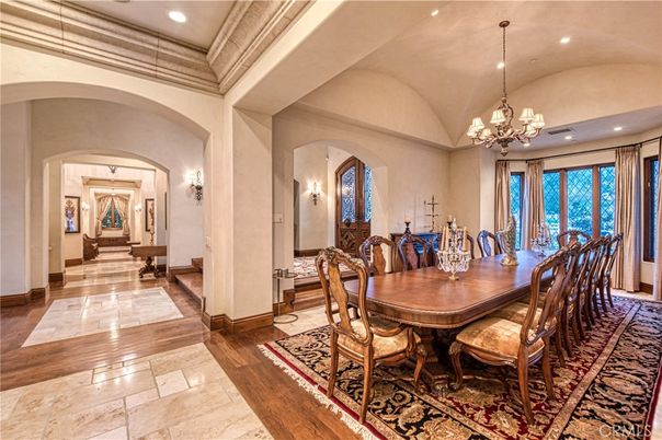 Chandelier, Dining room, Interior, Recessed Lighting, Wood Texture Flooring