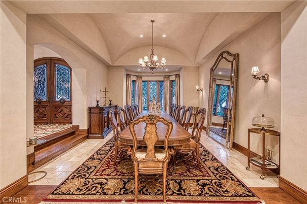 Chandelier, Dining room, Interior, Recessed Lighting, Wood Texture Flooring