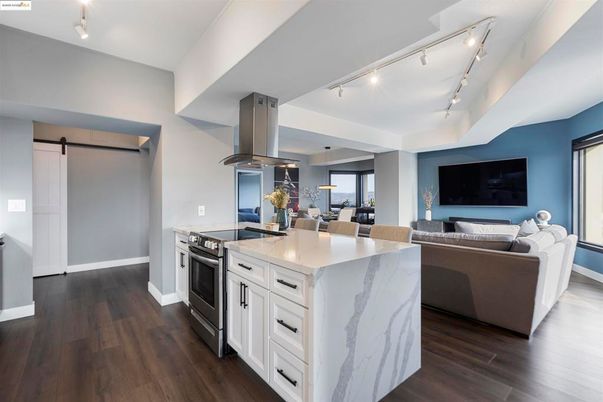 Dining room, Interior, Kitchen, Living room, Stainless Steel Appliances, Wood Texture Flooring