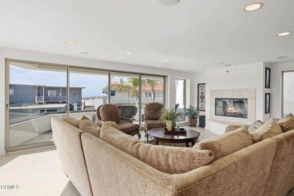 Fireplace, Interior, Living room, Recessed Lighting
