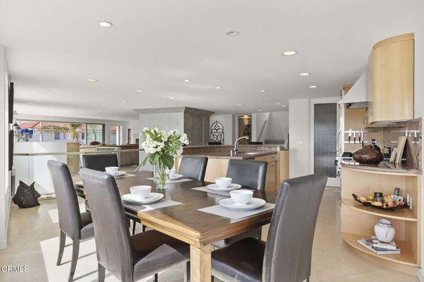 Dining room, Interior, Kitchen, Recessed Lighting, Stainless Steel Appliances