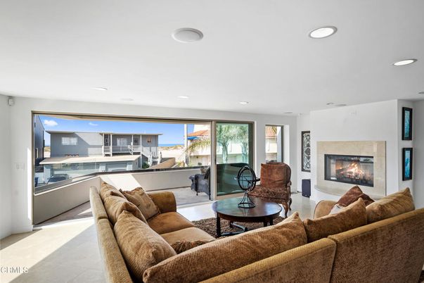Fireplace, Interior, Living room, Recessed Lighting