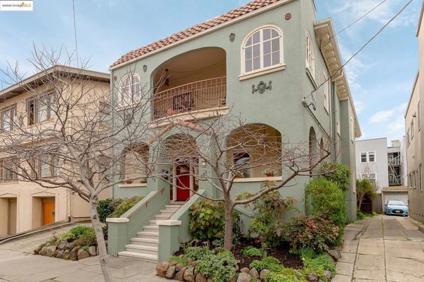 Exterior, Facade, Spanish Mediterranean