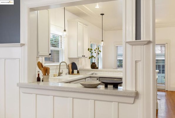 Interior, Kitchen, Pendant Lights, Recessed Lighting, Wood Texture Flooring