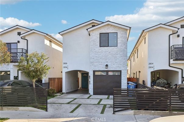 Attached, Exterior, Facade, Modern