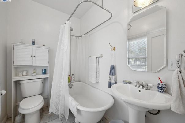 Bathroom, Free Standing Baths, Interior