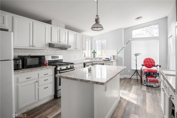 Interior, Kitchen, Pendant Lights, Wood Texture Flooring