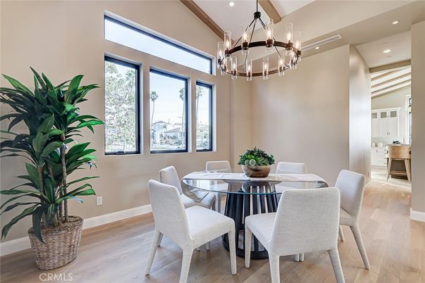 Chandelier, Dining room, Interior, Recessed Lighting, Wood Texture Flooring