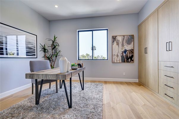 Home Office, Interior, Recessed Lighting, Wood Texture Flooring