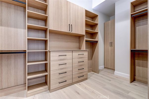 Interior, Walk-in Closets, Wood Texture Flooring