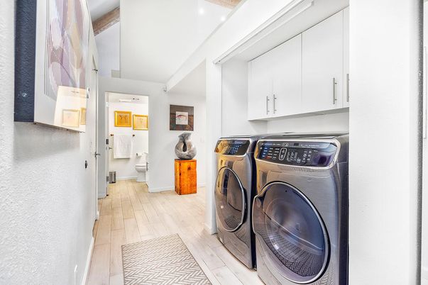 Interior, Washer, Wood Texture Flooring
