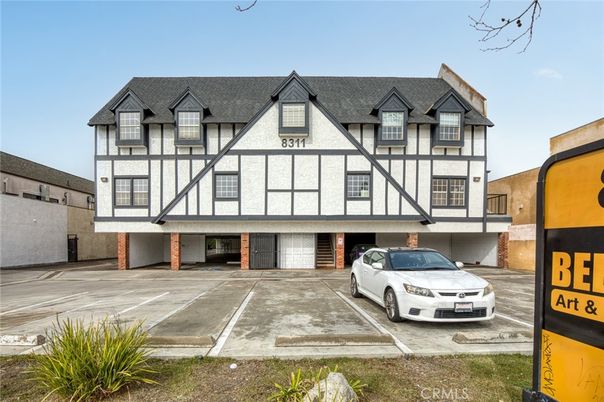 Exterior, Facade, Tudor Revival