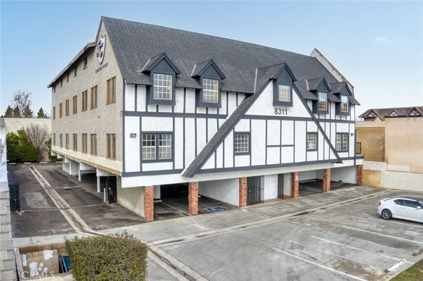 Exterior, Facade, Tudor Revival