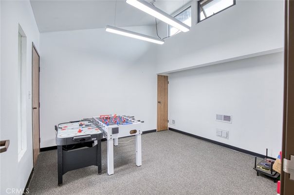 Game Room, Interior