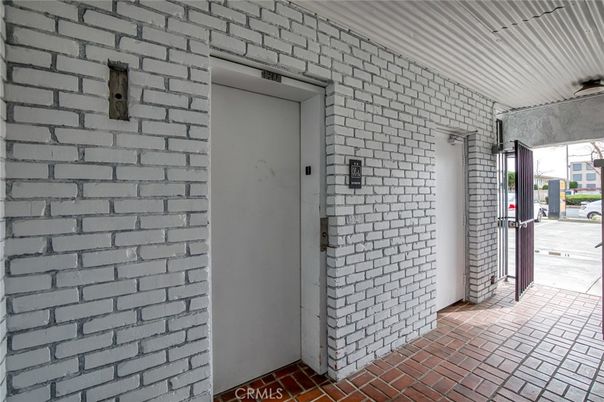 Elevator, Interior, Stone Walls