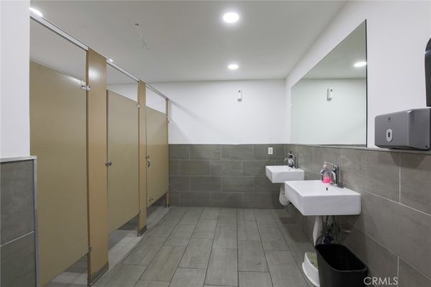 Bathroom, Interior, Recessed Lighting, Wood Texture Flooring