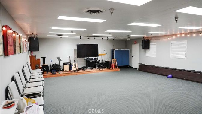 Fitness Equipment, Interior, Recessed Lighting