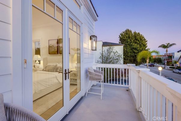 Bedroom, Exterior