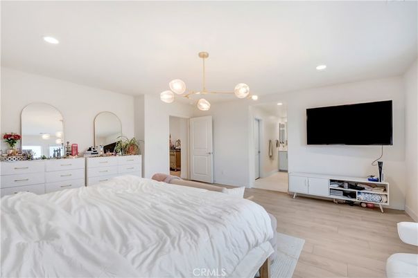 Bedroom, Interior, Pendant Lights, Recessed Lighting, Wood Texture Flooring