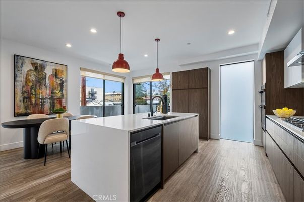 Dining room, Interior, Kitchen, Pendant Lights, Recessed Lighting, Wood Texture Flooring