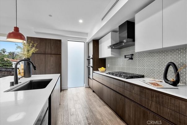 Interior, Kitchen, Pendant Lights, Recessed Lighting, Wood Texture Flooring