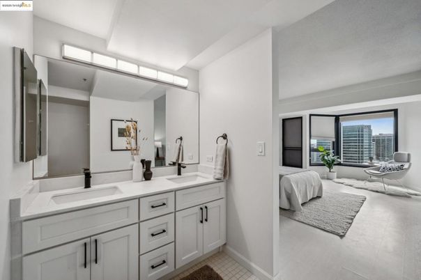 Bathroom, Bedroom, Dual Sink Vanities, Interior