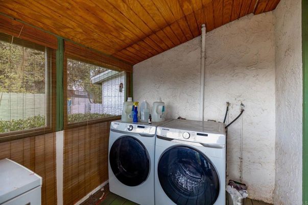 Interior, Washer, Wooden Ceilings