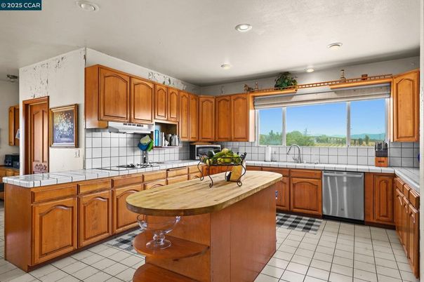 Interior, Kitchen, Recessed Lighting, Tile Countertops
