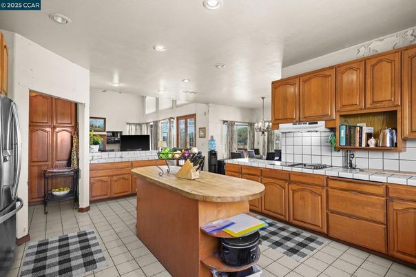 Interior, Kitchen, Pendant Lights, Recessed Lighting, Tile Countertops