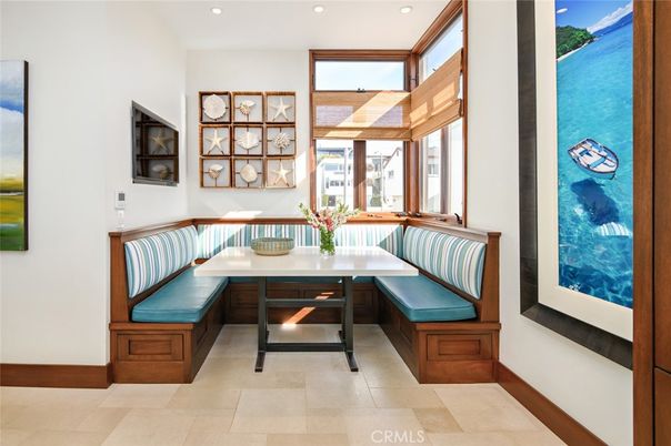 Dining room, Interior, Recessed Lighting