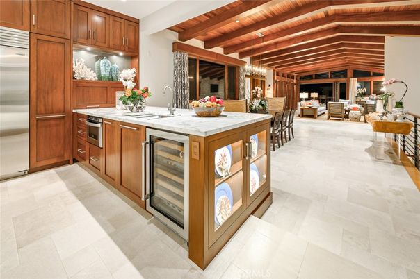 Chandelier, Dining room, Interior, Kitchen, Living room, Pendant Lights, Stainless Steel Appliances, Wooden Beams, Wooden Ceilings