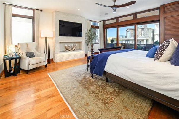 Bedroom, Fireplace, Interior, Recessed Lighting, Wood Texture Flooring