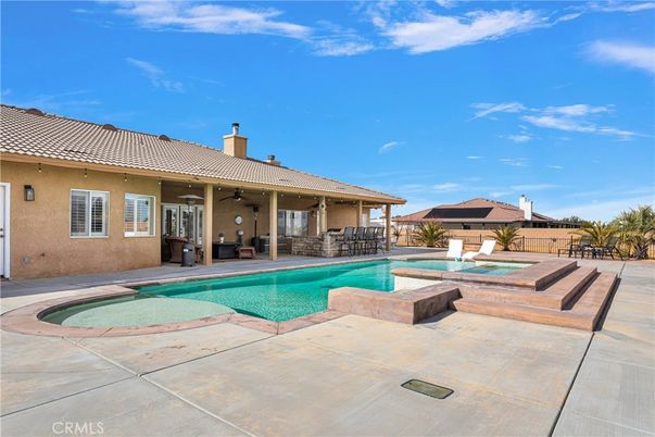 Exterior, Pool