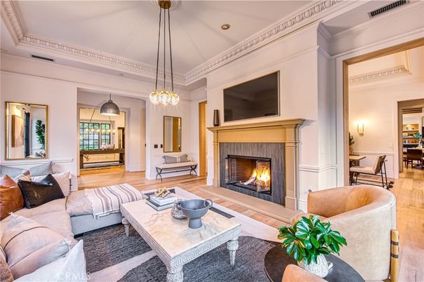 Fireplace, Interior, Living room, Pendant Lights, Recessed Lighting, Wood Texture Flooring