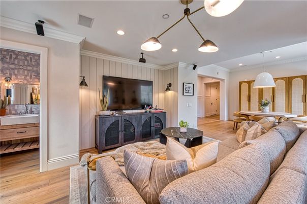 Dining room, Interior, Living room, Pendant Lights, Recessed Lighting, Wood Texture Flooring
