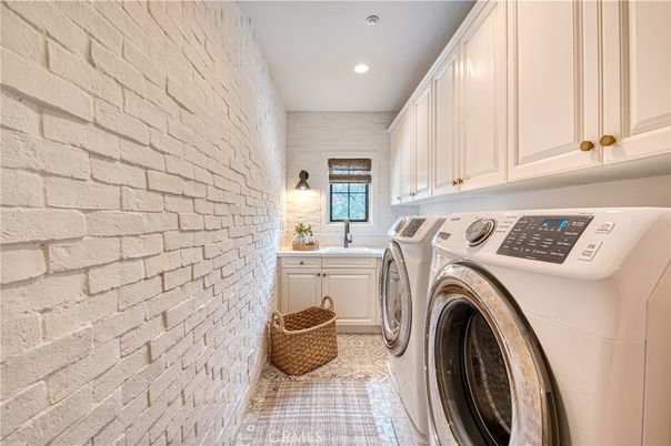 Interior, Recessed Lighting, Stone Walls, Washer